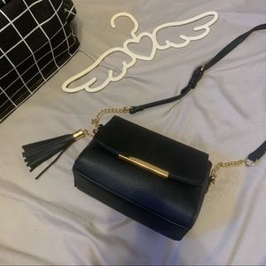 🚨ALL MUST GO!🚨Black Crossbody Bag